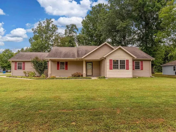 400 Noah Ln, Carterville, IL 62918