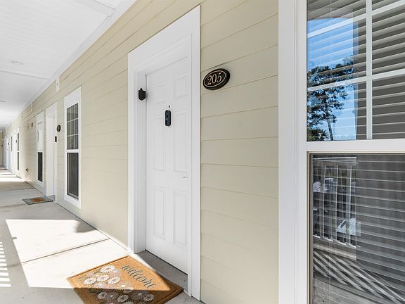 4th image of 100 Cypress Point Ct. #205