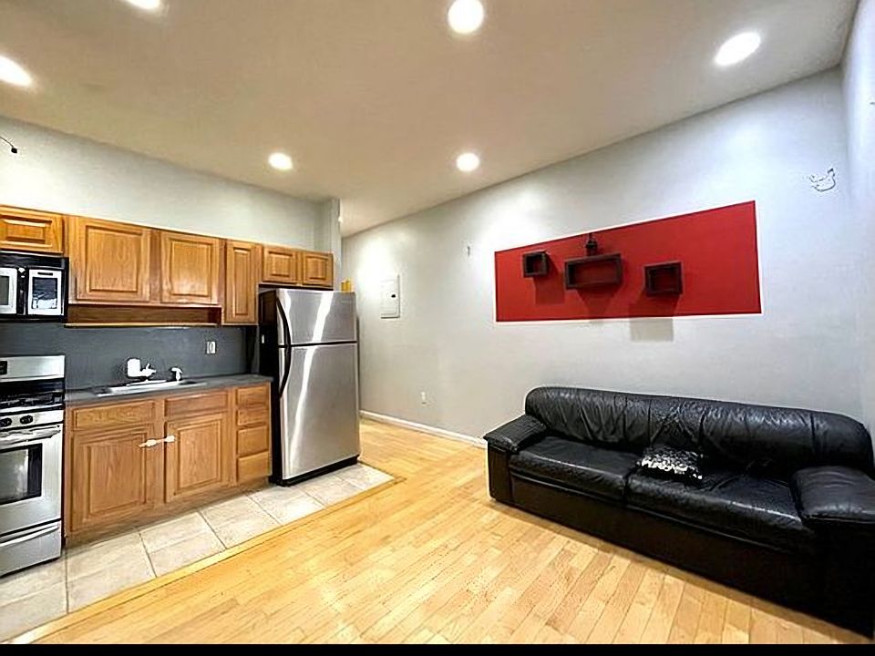 1st image of 3428 42nd St APT 1L