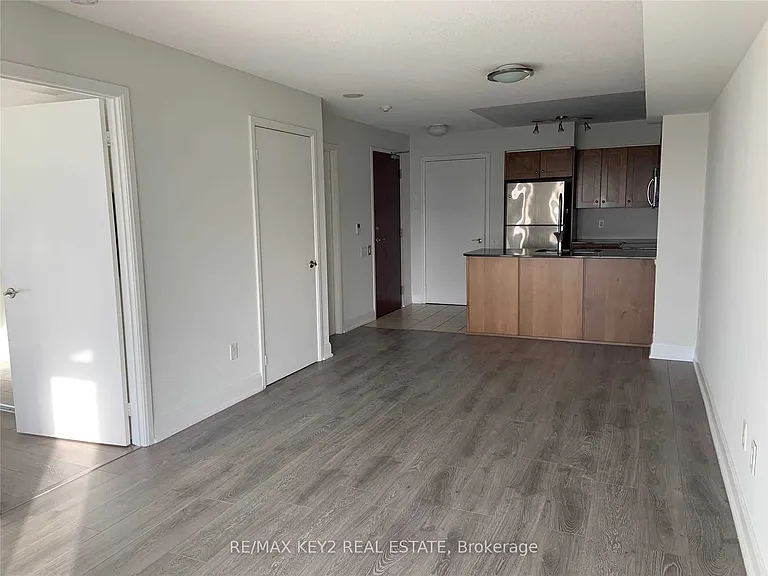 2181 Yonge St #2307 — Photo 4