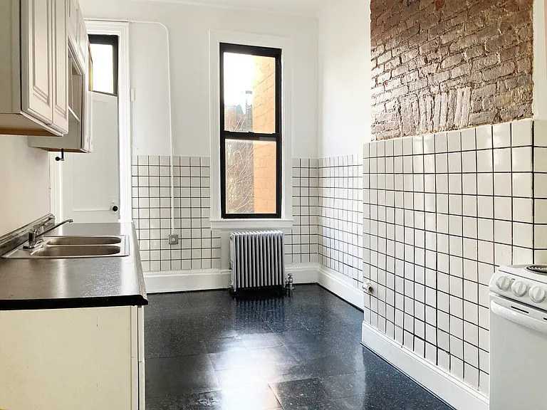 604 Manhattan Ave #4R — Photo 6