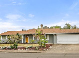 2552 Brookside Dr, Medford, OR 97504