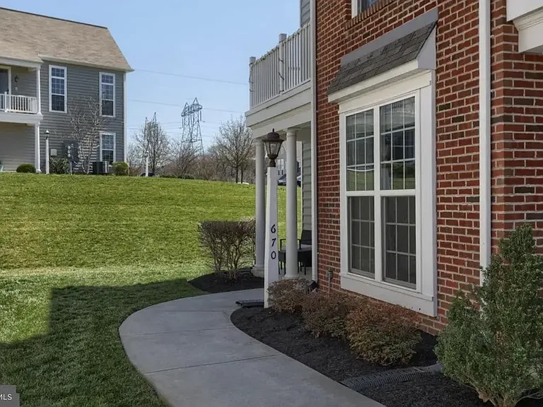670 Whitetail Dr — Photo 3