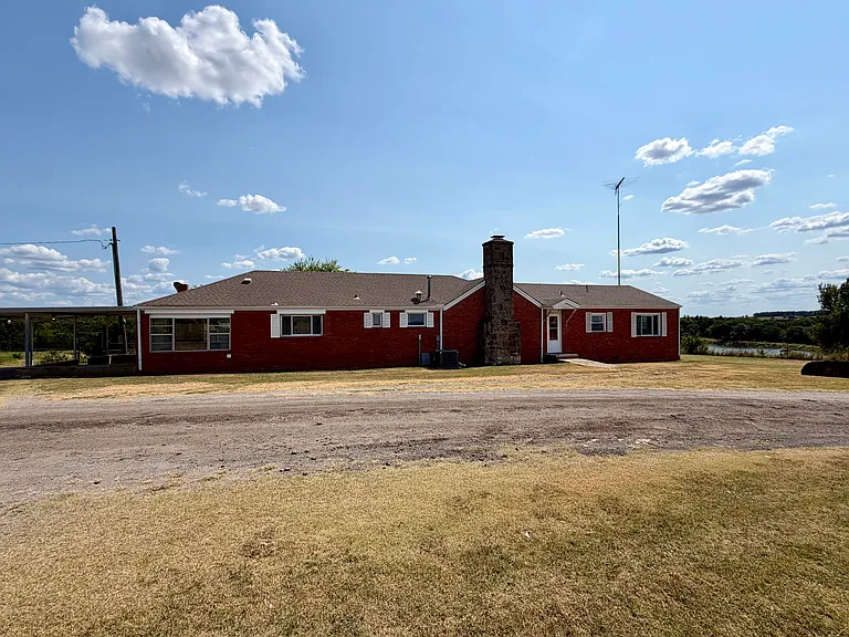 2919 W Main St — Photo 49