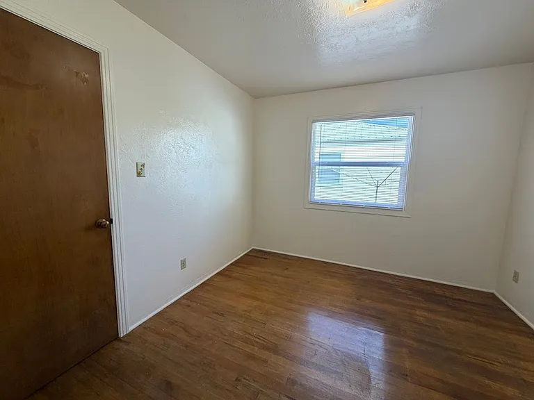 2231 Pine St — Photo 11