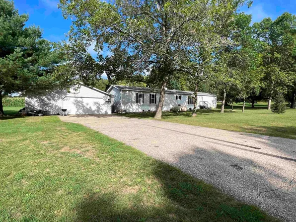 N7079 Knutson Lake Rd, Ogdensburg, WI 54962