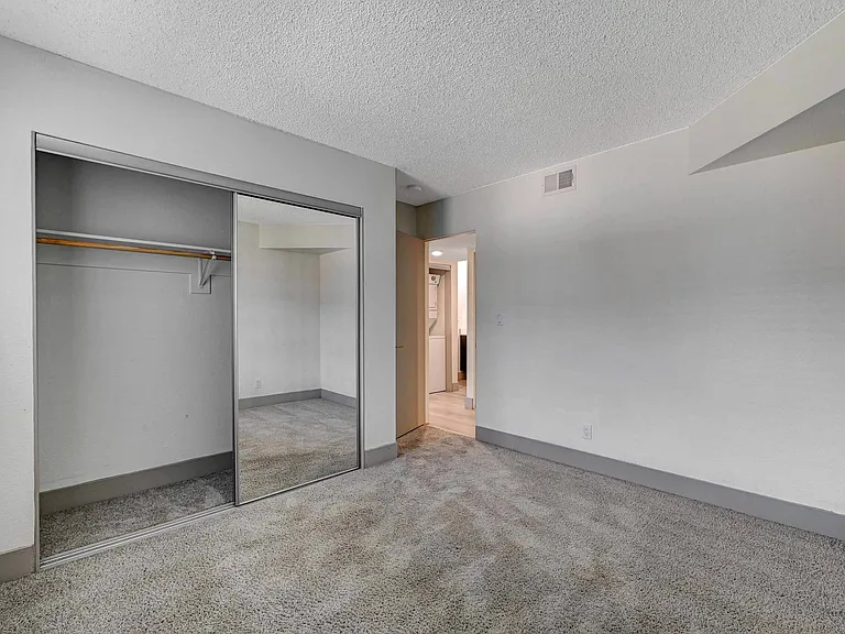 Namaste Apartments — Photo 35