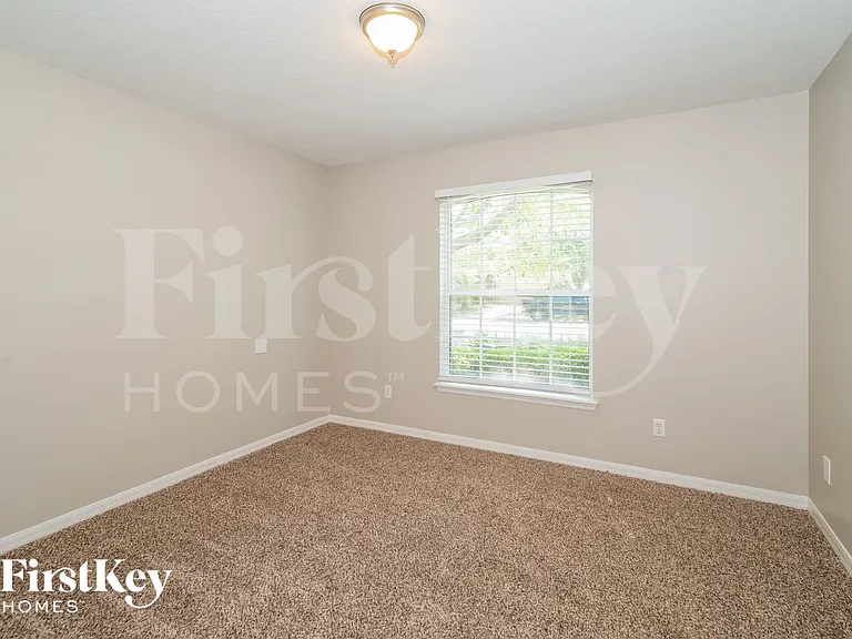 581 Longmill Ln — Photo 10