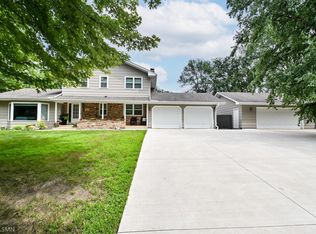 5951 Gatewood Cir, Minnetonka, MN 55345