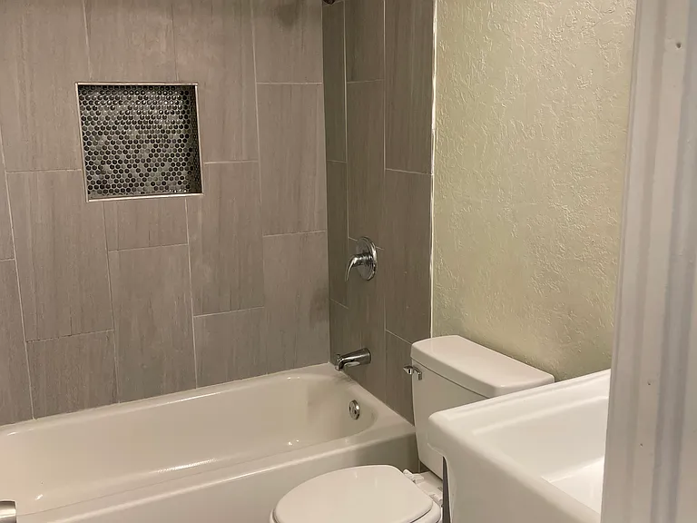513 S Midwest Blvd — Photo 11