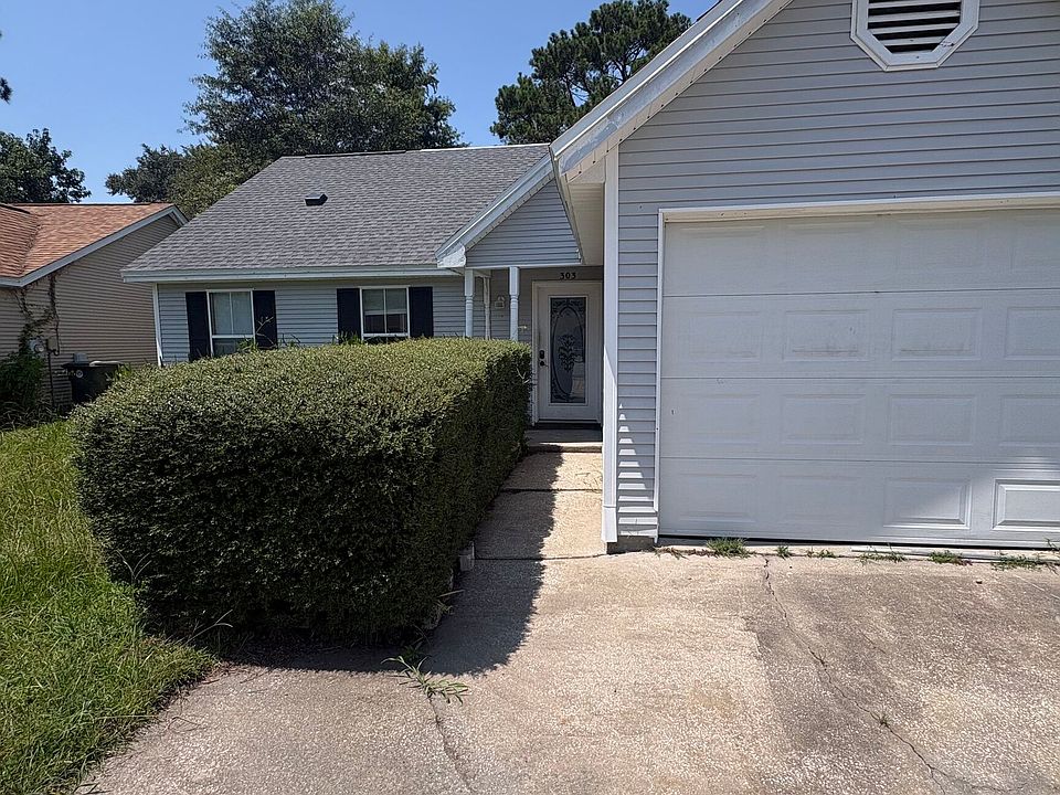 1st image of 303 Holly Ct