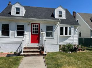 182 2nd St, Hicksville, NY 11801