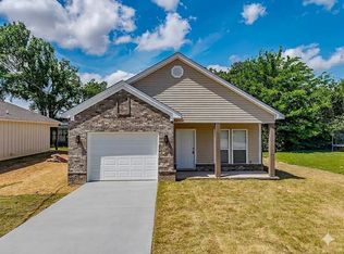 111 College St, Batesville, MS 38606