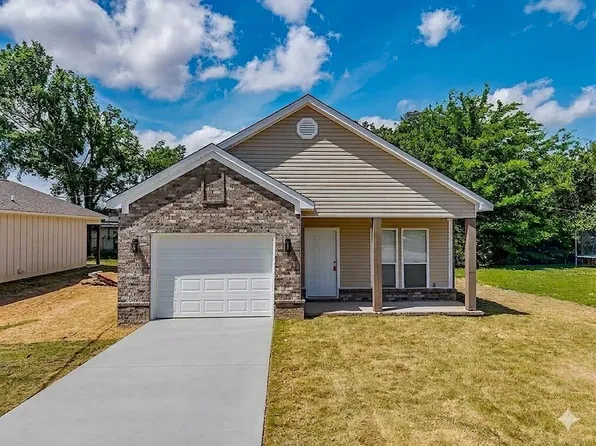 111 College St, Batesville, MS 38606