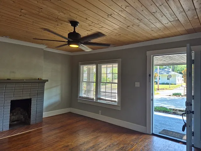 604 S Scott St — Photo 3