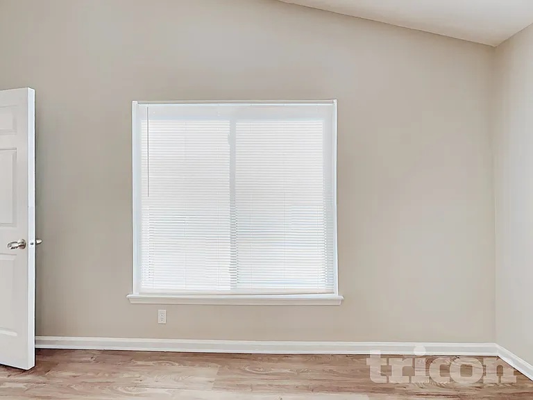 143 Markham Dr — Photo 13
