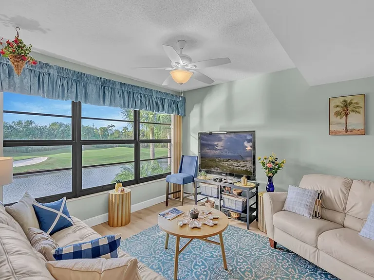 28 Plantation Dr #204 — Photo 5