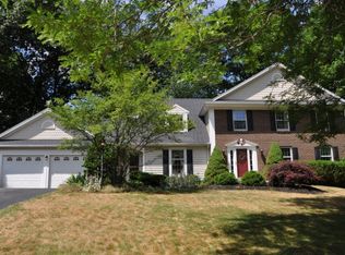 10 Lodge Pole Rd, Pittsford, NY 14534