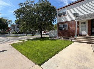 5052 Francis Lewis Blvd, Oakland Gardens, NY 11364
