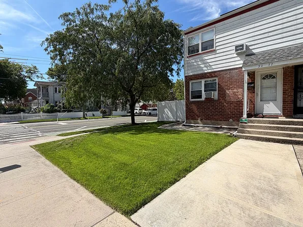 5052 Francis Lewis Blvd, Oakland Gardens, NY 11364