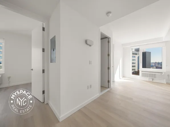 150 Lawrence Street image 8 of 32