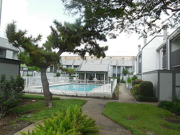 2nd image of 5012 Glenmont Dr