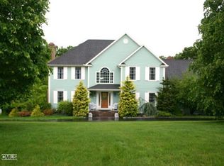 87 Aspen Ln, Trumbull, CT 06611