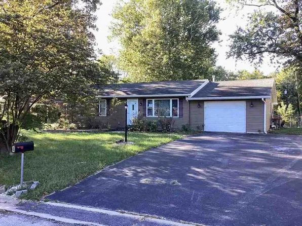 4 Justice Dr, Belleville, IL 62226