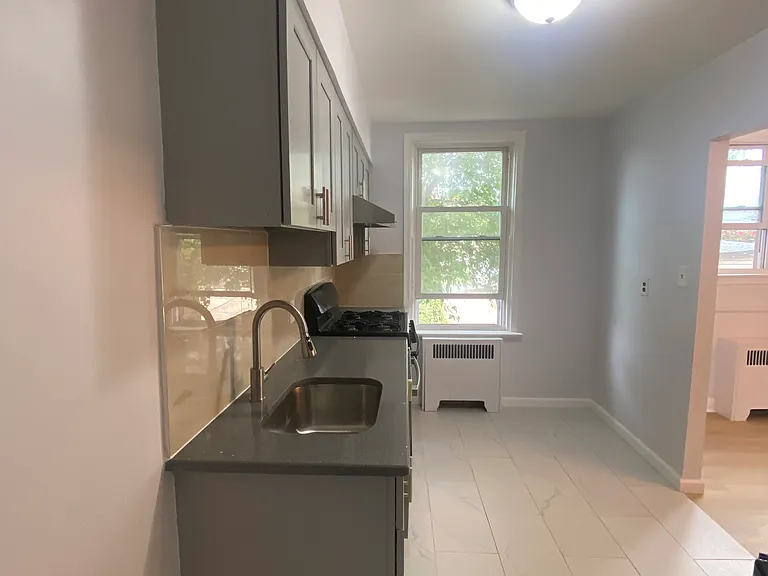 2939 Tyson Ave — Photo 5