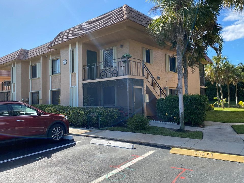 1st image of 209 Lakeview Dr APT 202