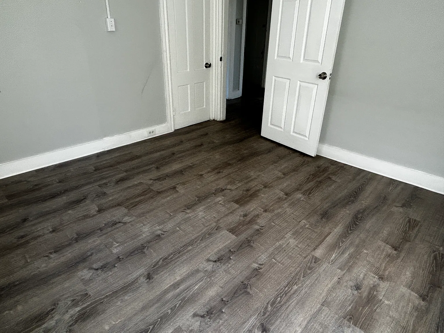 3 bed, 1100 sqft, $2,050 — Photo 3