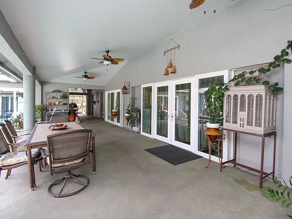 5th image of 3935 70th Ave NE