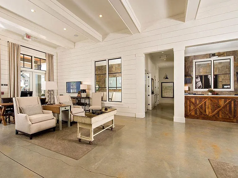 Leasing Office
