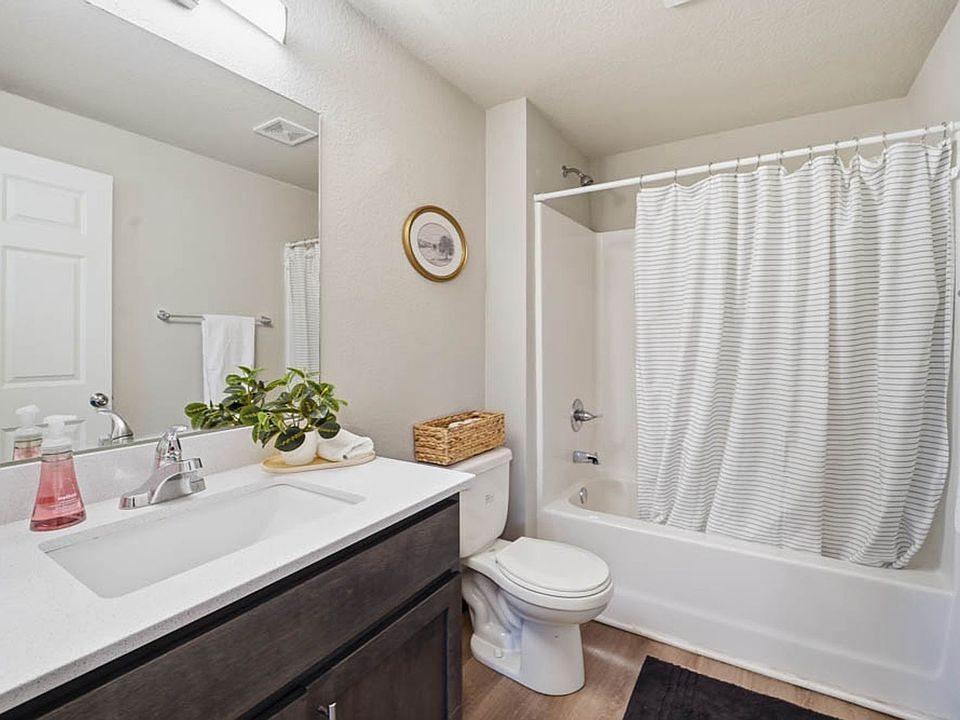 1st image of 505 Enterprise Ct APT 1