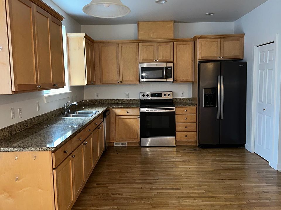 1st image of 12834 SE 40th Ln
