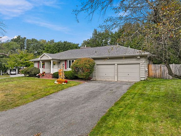 3rd image of 14 Forbes Ln