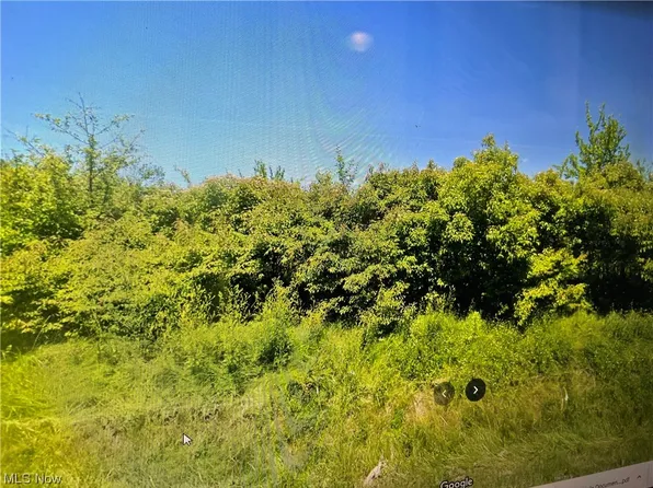 9510 Stafford Rd, Chagrin Falls, OH 44023