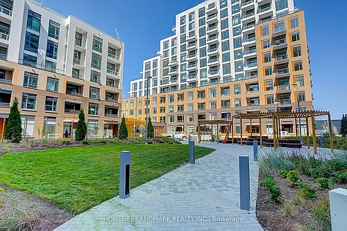7950 Bathurst St Photo 1