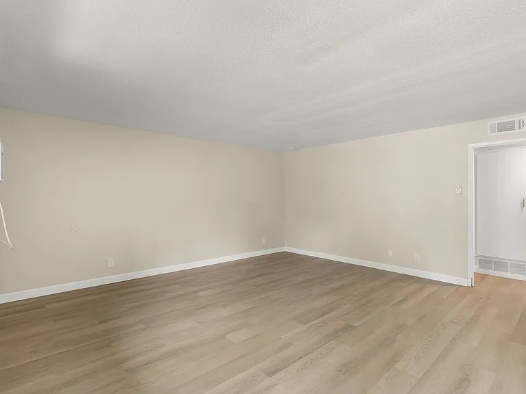 MAGNOLIA WEST APARTMENTS- RIVERSIDE, CA — Photo 23