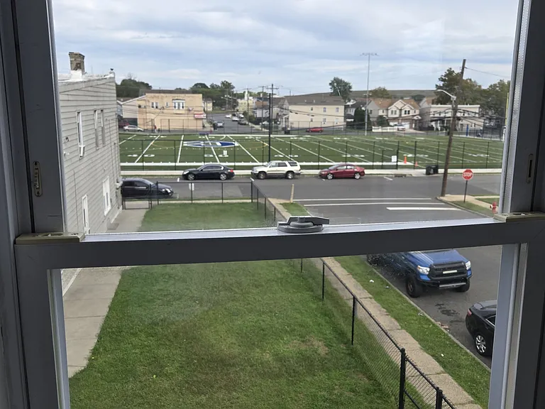 39 Union St — Photo 2