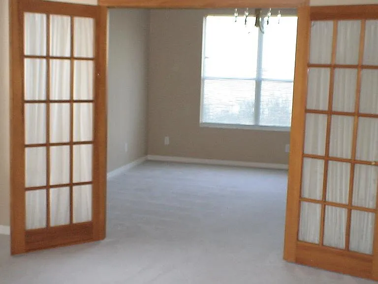 7215 Colonial Lake Dr — Photo 4