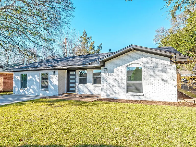 8518 Cedel Dr — Photo 2