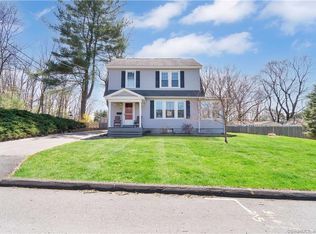 24 Drescher Rd, Manchester, CT 06040