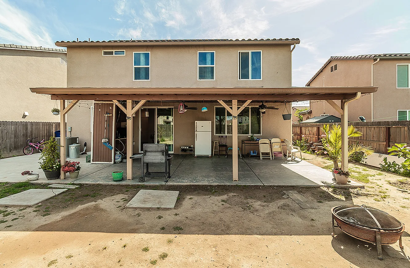 1145 S Clover Ave — Photo 4