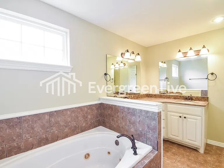 4162 W Bradstreet Ln — Photo 6