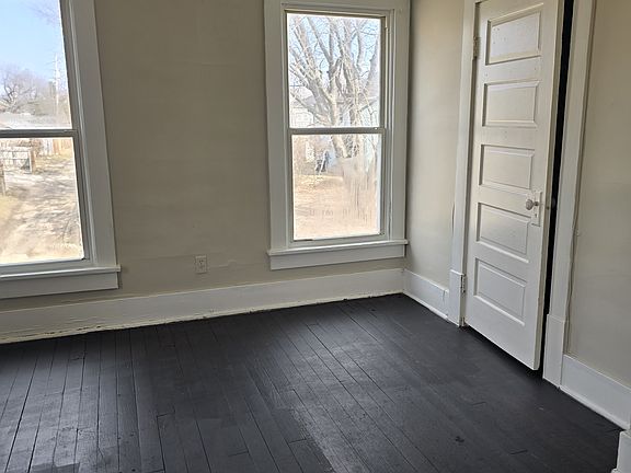 3rd image of 55-57 W Parkwood Ave #2-56