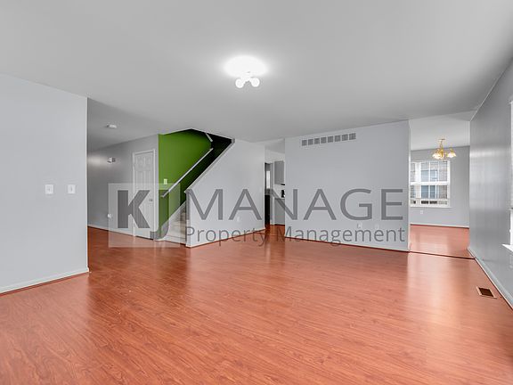 5th image of 3987 Palace Ave