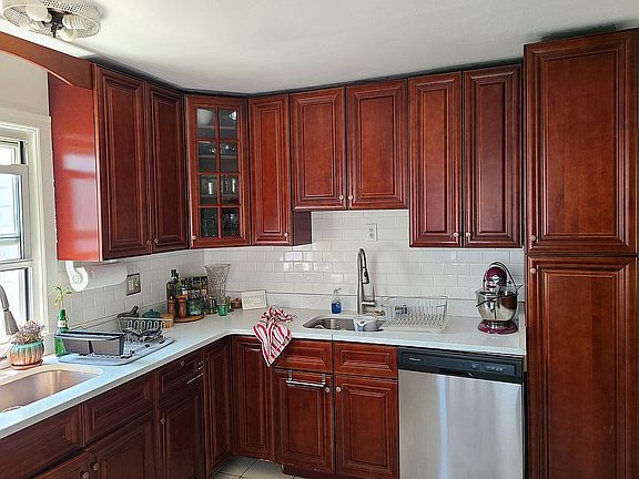 3rd image of 1303 Mott Ave