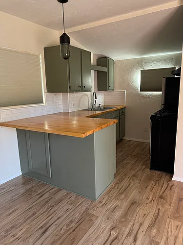 2018 Robinson Ave Photo 1 2018 Robinson Ave Photo 1