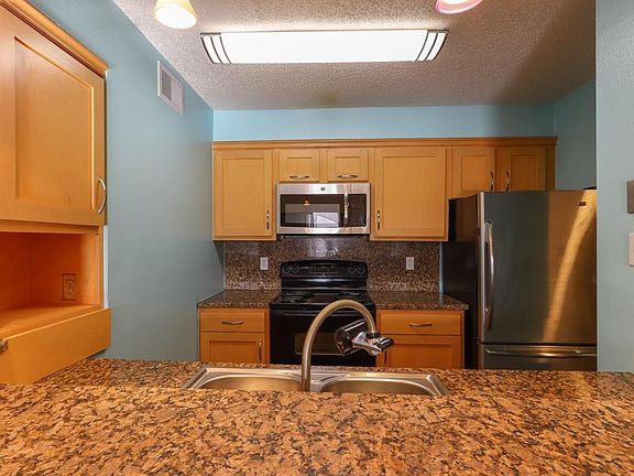 3rd image of 7118 N Holiday Dr #7118